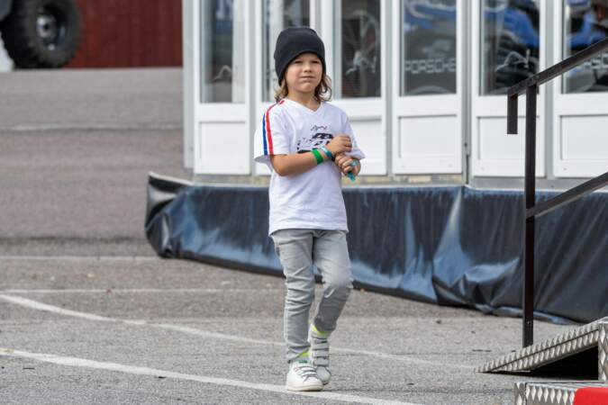 Le prince Alexander, 5 ans, était présent dans les coulisses. 