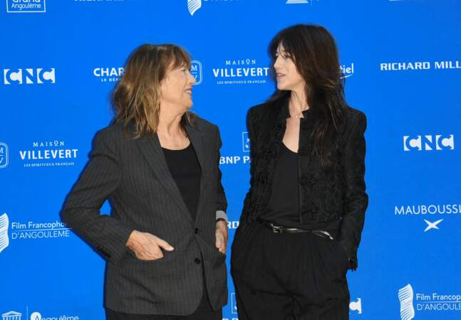 Jane Birkin et sa fille Charlotte Gainsbourg très proches au Festival du Film Francophone d'Angoulême le 27 août 