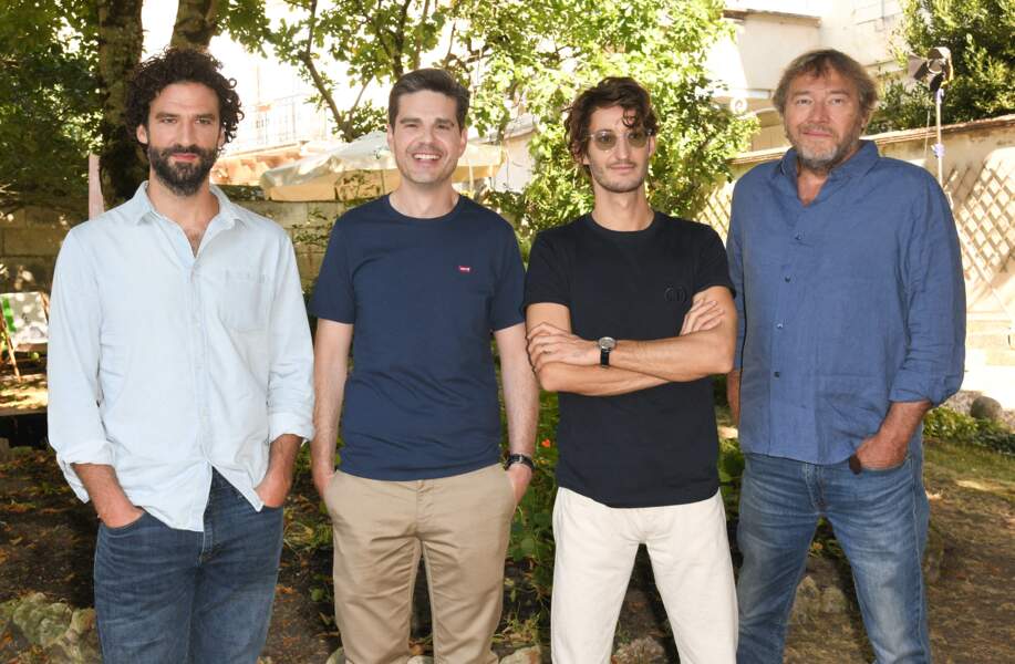 Sébastien Pouderoux, Yann Gozlan et Olivier Rabourdin entourent Pierre Niney à Angoulême