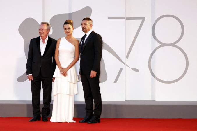 Oscar Martinez, Penelope Cruz et Antonio Banderas lors du photocall de la Mostra de Venise, le 4 septembre