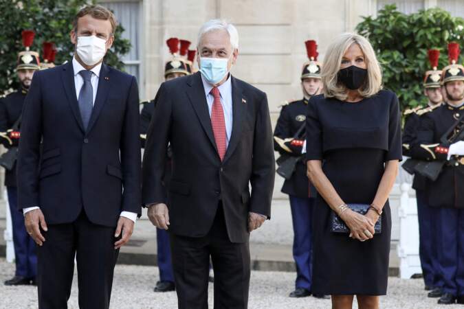 Emmanuel Macron et Brigitte Macron très élégants pour recevoir le président de la République du Chili, Sebastiàn Pinera, à l'Elysée, le 6 septembre 2021.