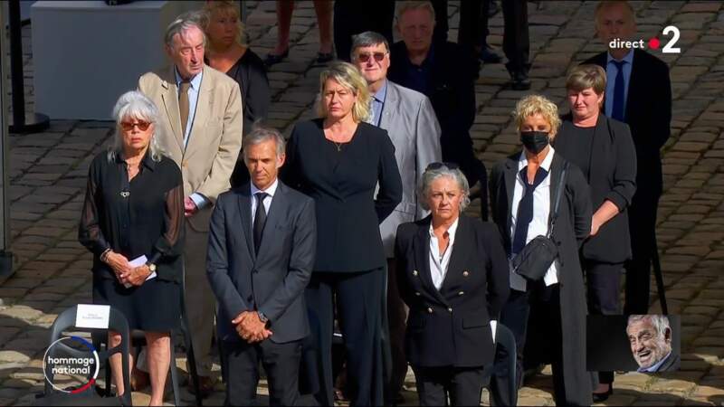 Paul et Luana Belmondo et le clan Belmondo lors de l'hommage national à Jean-Paul Belmondo dans la cour des Invalides, à Paris, le jeudi 9 septembre 2021.