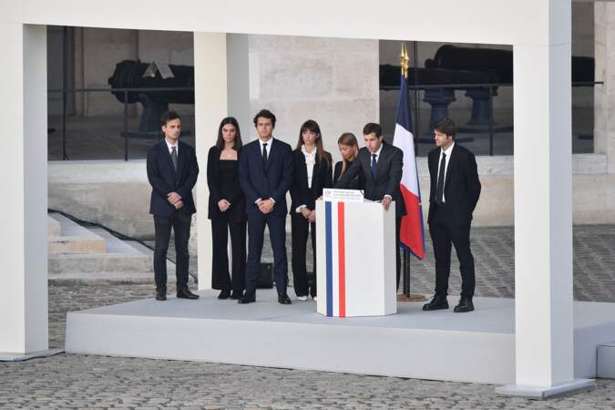 Stella Belmondo, Victor Belmondo, Giacomo, et Alessandro , mais aussi Annabelle Belmondo lors de l'hommage national à Jean-Paul Belmondo dans la cour des Invalides, à Paris, le jeudi 9 septembre 2021.