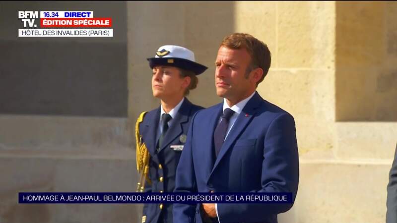 Emmanuel Macron lors de l'hommage national à Jean-Paul Belmondo dans la cour des Invalides, à Paris, le jeudi 9 septembre 2021.