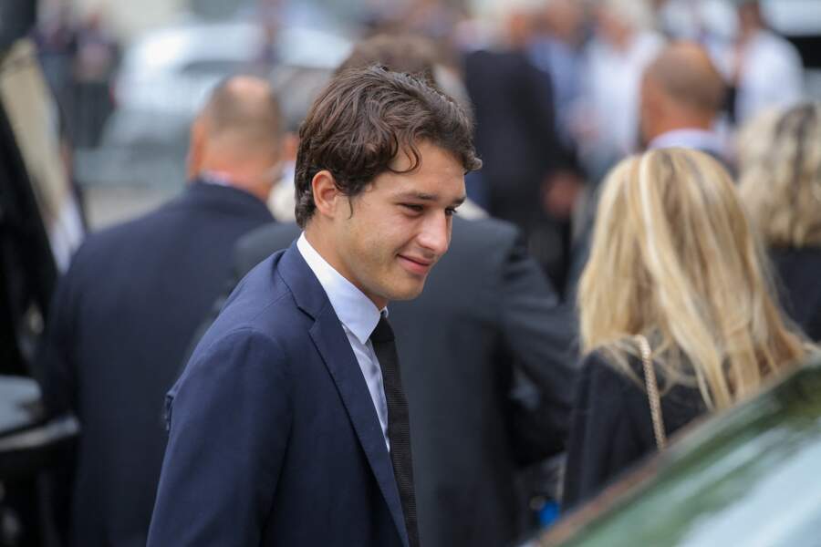 Giacomo Belmondo, le petit-fils de l'acteur, à son arrivée aux obsèques de Jean-Paul Belmondo, à l'église Saint-Germain-des-Prés, à Paris, le 10 septembre 2021