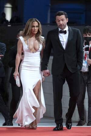 Ben Affleck et Jennifer Lopez ont conquis le tapis rouge de la Mostra ce vendredi 10 septembre lors de la première du film "The Last Duel"