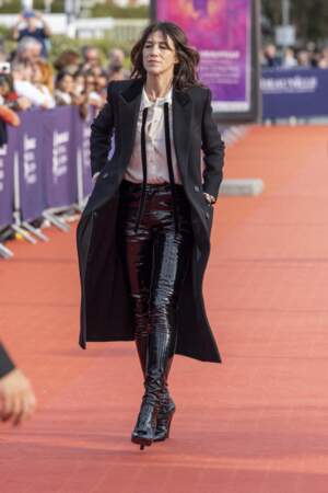 La présidente du Festival de Deauville, Charlotte Gainsbourg, foule le tapis rouge