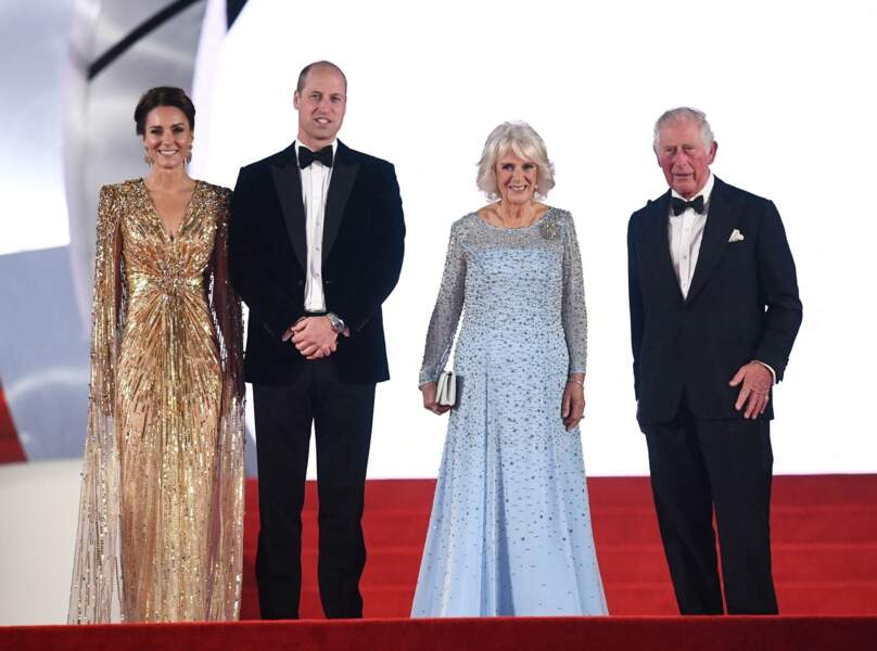 Kate Middleton, William, Charles et Camilla Parker Bowles font sensation à l'avant-première de James Bond à Londres, le mardi 28 septembre 2021.