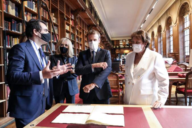 Brigitte et Emmanuel Macron 
étaient également présents à l'occasion du 300ème anniversaire de l’installation des collections royales dans ces murs. 