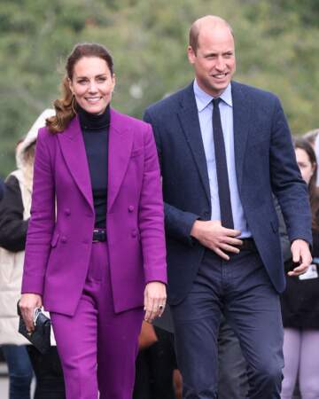 Kate Middleton a choisi une veste et un pantalon de costume violet signés Emilia Wickstead