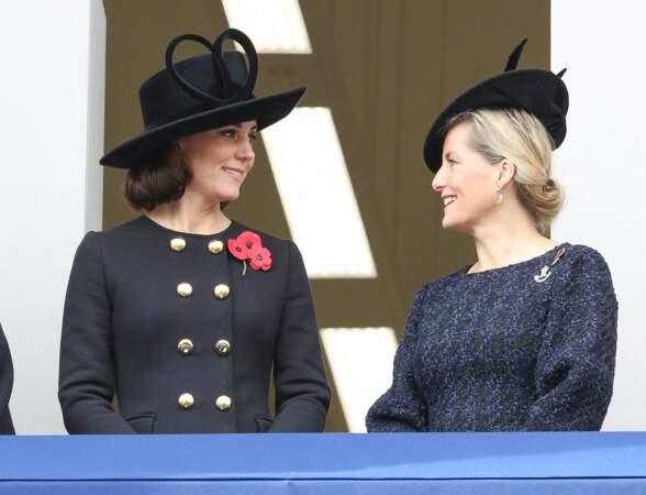 Sophie de Wessex et Kate Middleton, soeurs jumelles lors de la  commémoration du 11 novembre à Londres, en 2017.