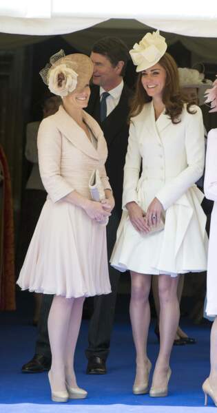 Kate Middleton et Sophie de Wessex s'affichent dans un style similaire lors de la cérémonie du Garter. 
