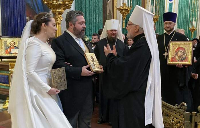 Le grand-duc George Mikhailovich de Russie et Rebecca Victoria Bettarini d'Italie se sont dits "oui" en la cathédrale St-Isaac à Saint-Petersbourg, le 1er octobre 2021.