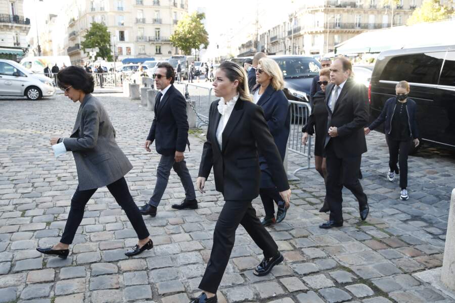 Sophie Tapie et Rachida Dati arrivent à la messe funéraire en hommage à Bernard Tapie en l'église Saint-Germain-des-Prés à Paris, le 6 octobre 2021