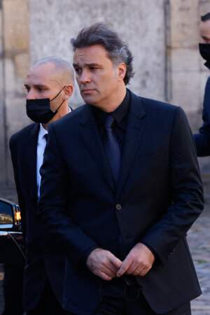 Laurent Tapie arrive à la messe funéraire en hommage à Bernard Tapie en l'église Saint-Germain-des-Prés à Paris, le 6 octobre 2021