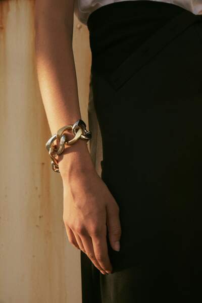 Bracelet bicolore métal à gros maillons en laiton, The Kooples, 95€