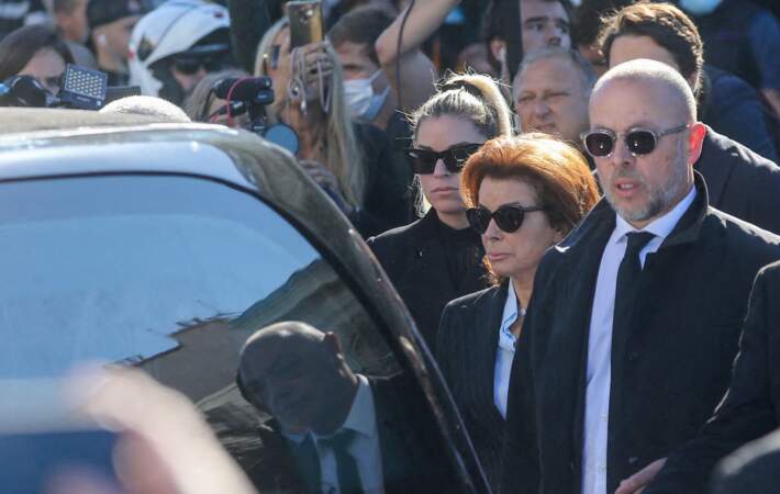 Dominique Tapie et Sophie Tapie ont fait une arrivée remarquée aux obsèques de Bernard Tapie, en la cathédrale de la Major, à Marseille, le 8 octobre 2021.