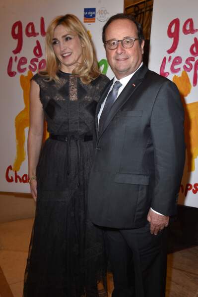 Julie Gayet et François Hollande au 27ème Gala de l'Espoir de la Ligue contre le cancer, à Paris, le 22 octobre 2019.