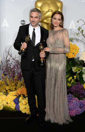 
Zahara porte la robe Elie Saab qu'Angelina Jolie avait lors des Oscars en 2014
