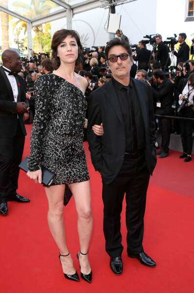 Charlotte Gainsbourg et Yvan Attal sur le tapis rouge du Festival de Cannes le 21 mai 2017.