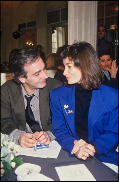 Évelyne Bouix et Pierre Arditi se sont rencontrés en 1986, sur le tournage du téléfilm "Un métier du Seigneur", et filent une histoire d'amour fructueuse depuis. 