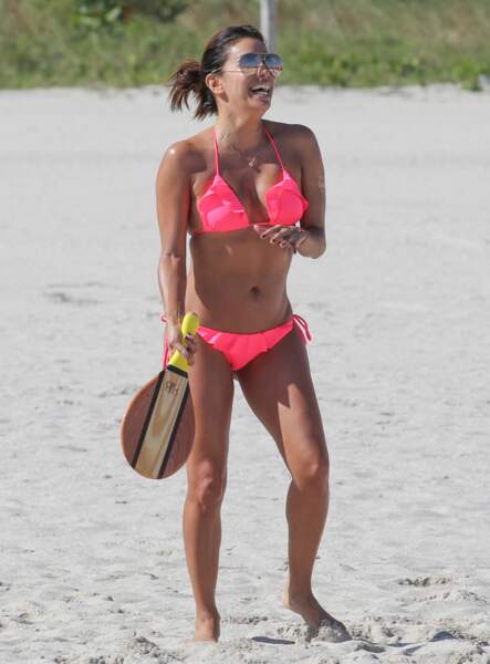 Eva Longoria affiche son corps de rêve à Miami en 2015.