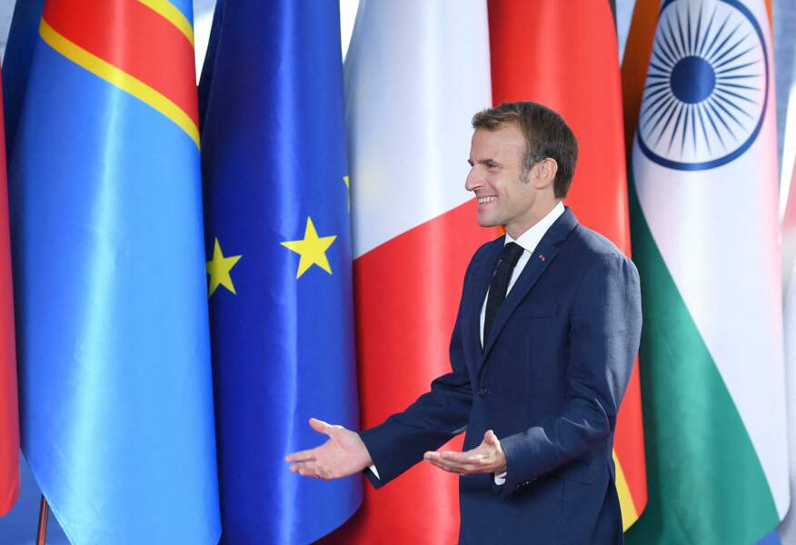 Emmanuel Macron arrive au sommet du G20 à Rome.