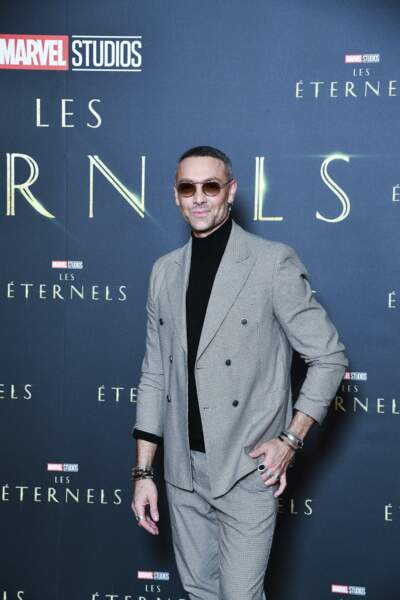 L'emblématique danseur Maxime Dereymez à l'avant première du film Marvel "Les Eternels" au Grand Rex à Paris le 2 novembre 2021
