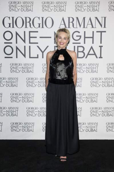 Sharon Stone au défilé de mode "Giorgio Armani - One Night Only" à Dubaï, le 26 octobre 2021