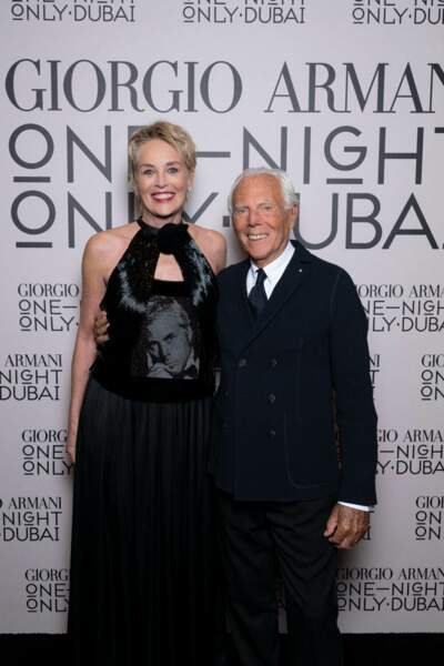 Sharon Stone, Giorgio Armani au défilé de mode "Giorgio Armani - One Night Only" à Dubaï, le 26 octobre 2021
