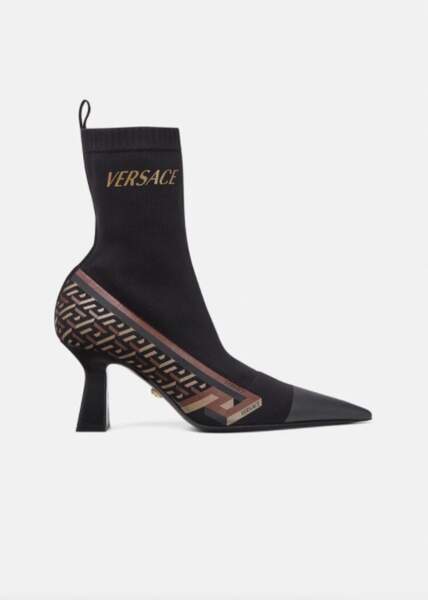 Bottes façon chaussette La Greca Signature, Versace, 920€