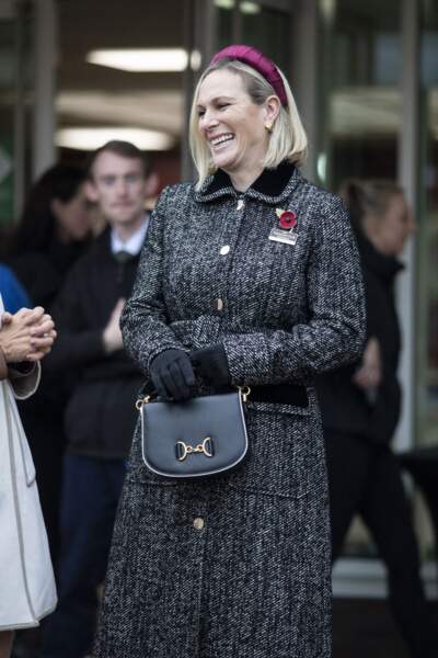 L’une des petites-filles de la reine, Zara Phillips, a été aperçue ce samedi 13 novembre.