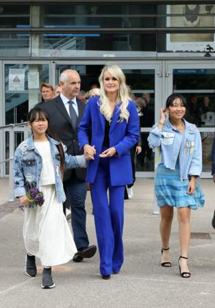 Laeticia Hallyday et ses filles Jade et Joy à leur arrivée au Zénith de Toulouse, pour inaugurer une esplanade portant le nom de Johnny Hallyday, le 15 juin 2019.