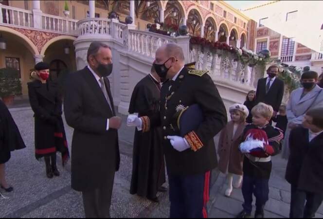 Le prince Albert à sa sortie de la cathédrale de Monaco, lors de la fête nationale de Monaco, le 19 novembre 2021.