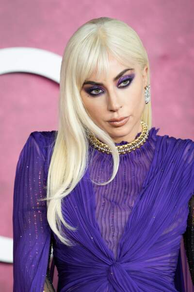 Lady Gaga cheveux très longs et blonds platines, le 9 novembre 2021.