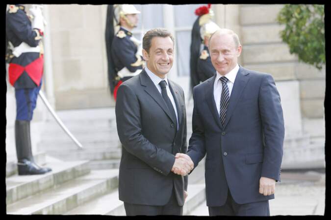 Vladimir Poutine ravi d'être reçu par Nicolas Sarkozy à l'Élysée le 29 mai 2008