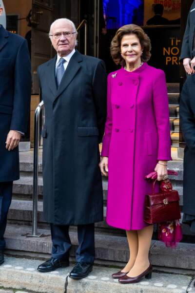 Le roi Carl XVI Gustav et la reine Silvia de Suède donnent une conférence de presse à l'occasion de la visite du roi Felipe VI et de la reine Letizia d'Espagne à Stockholm, le 24 novembre 2021. 