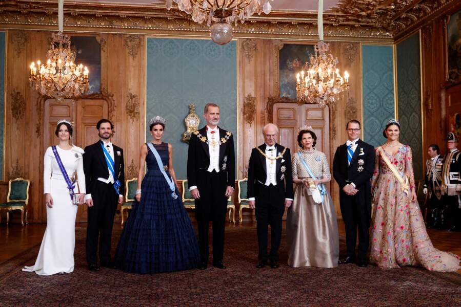 Sofia et le prince Carl Philip, la reine Letizia et le roi Felipe VI d'Espagne, le roi Carl Gustav et la reine Silvia de Suède, le prince Daniel et la princesse Victoria au Palais Royal à Stockholm, le 24 novembre 2021