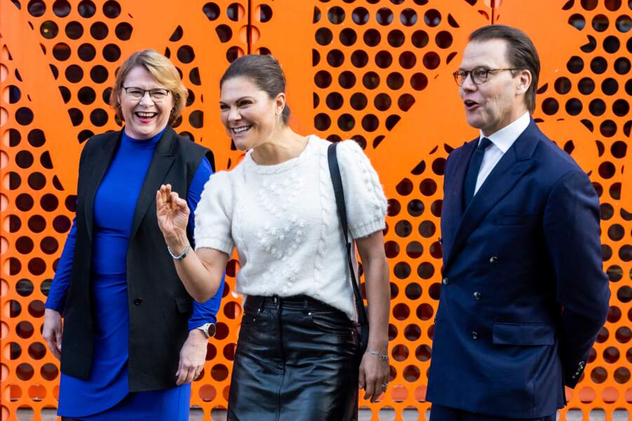 La princesse et le prince de Suède, devant le musée d'art moderne de Mälmo le 26 novembre 2021.