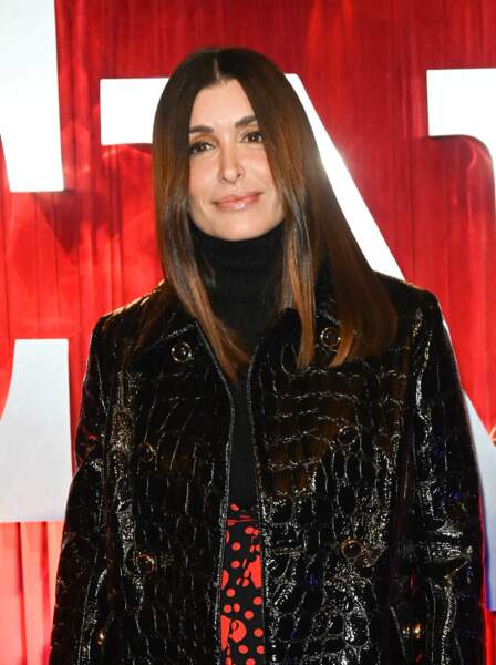 Jenifer portait un manteau apparence croco pour la projection de Tous en scène 2 en avant-première, ce vendredi 26 novembre à Paris. 