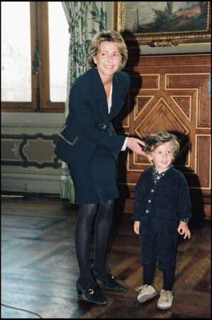 Pour Claire Chazal, l'homme de sa vie sera toujours son fils François, ici en 1998