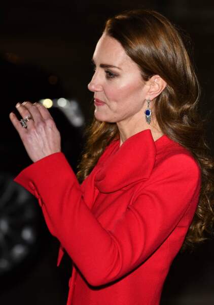 Kate Middleton dans un manteau Catherine Walker
