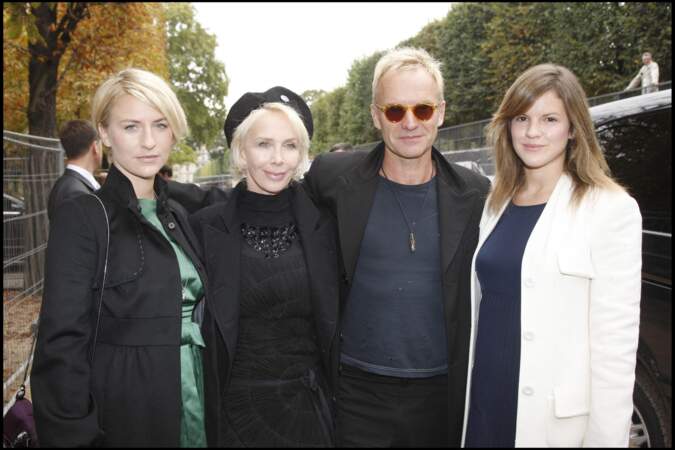 Sting est papa de 6 enfants, ici avec ses filles Coco, Mickey et Kate