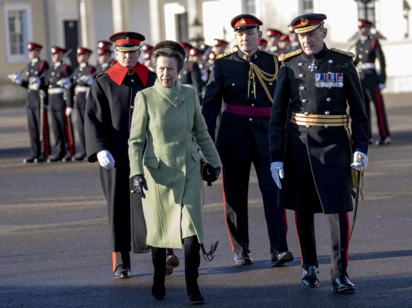 La princesse Anne assistait au défilé des souverains à la Royal Military Academy Sandhurst, vendredi 10 décembre, à Camberley. 