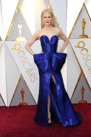 Nicole Kidman en robe Armani Privé lamée bleu roi lors de la 90e cérémonie des Oscars (2018)