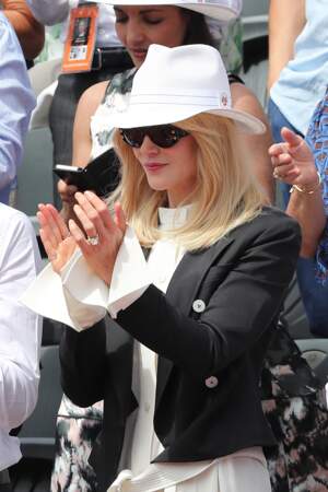 Nicole Kidman en Louis Vuitton pour Roland Garros 2017: chapeau et blazer court de circonstance