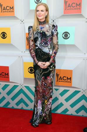 Nicole Kidman en robe tulle brodée Alexander McQueen lors des Academy of Country Music Awards en 2016