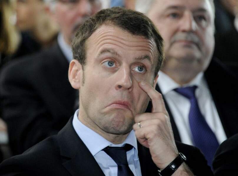 Emmanuel Macron pris un flagrant délit de grimace lors d'une conférence 