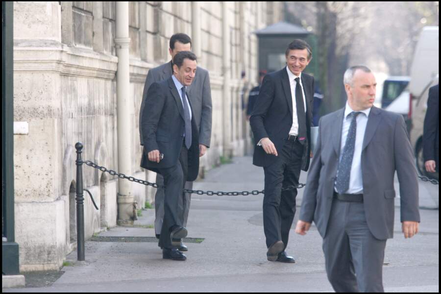 Nicolas Sarkozy et Philippe Douste-Blazy devant l'Elysée en 2007