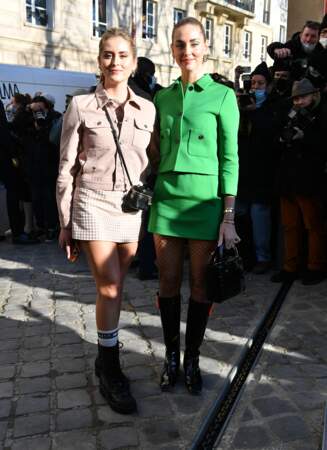 Valentina Ferragni et Chiara Ferragni arrivent au défilé Dior Haute Couture Printemps/Été 2022